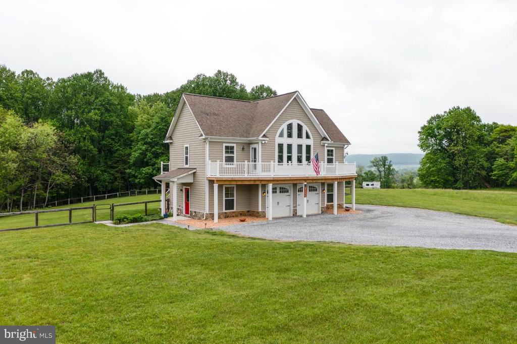 Hillsboro, Virginia, 20132, United States, 2 Bedrooms Bedrooms, ,2 BathroomsBathrooms,Residential,For Sale,1798286