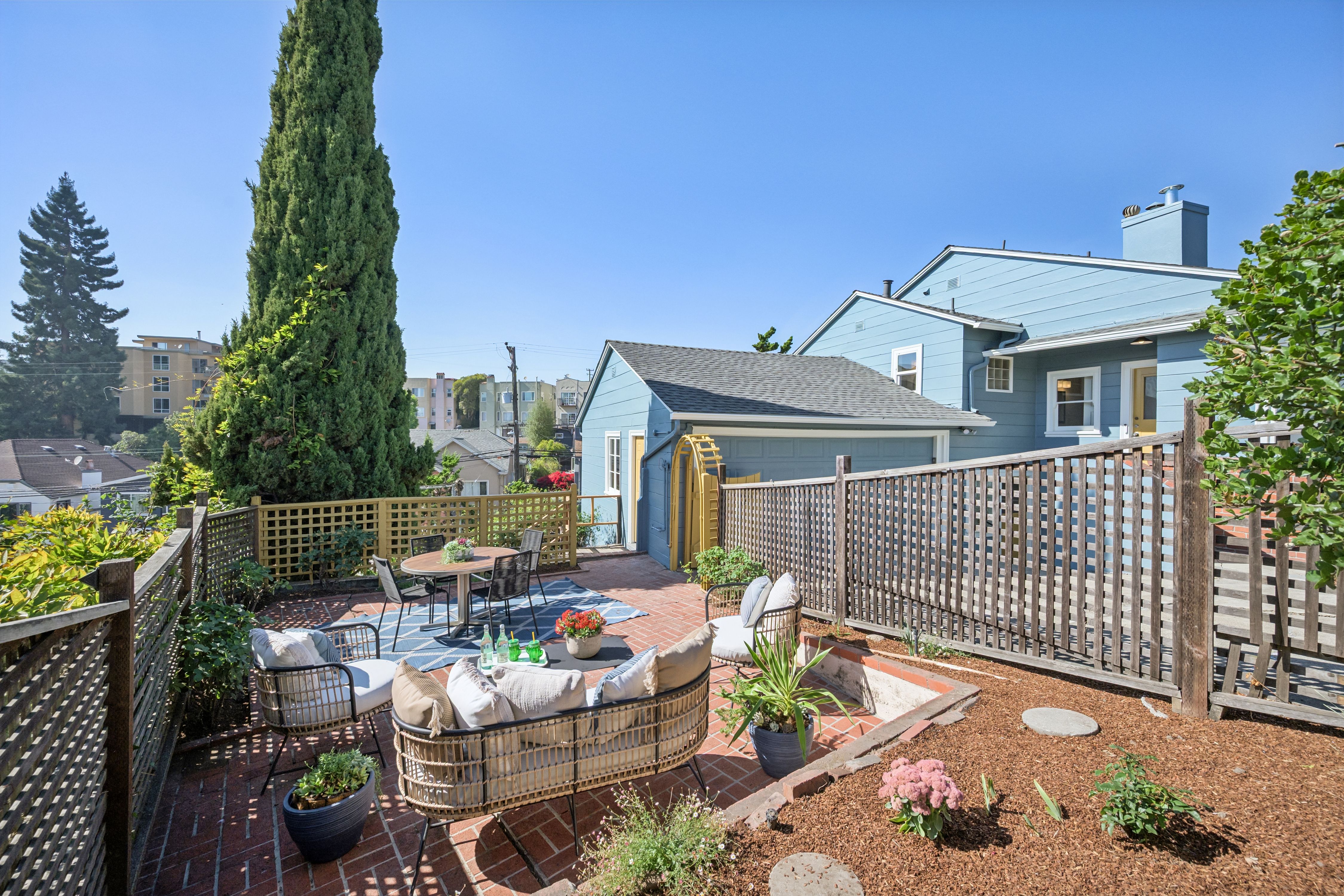  Spacious Corner-Lot Residence Offering Flexible Living Near Lake Merritt - 物件實景