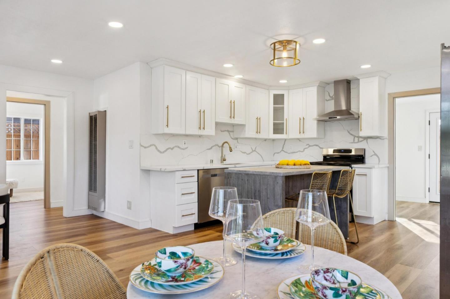 East Palo Alto, California, 94303, United States, 3 Bedrooms Bedrooms, ,2 BathroomsBathrooms,Residential,For Sale,1947382