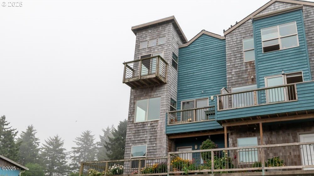Depoe Bay, Oregon, 97341, United States, 3 Bedrooms Bedrooms, ,4 BathroomsBathrooms,Residential,For Sale,1939228