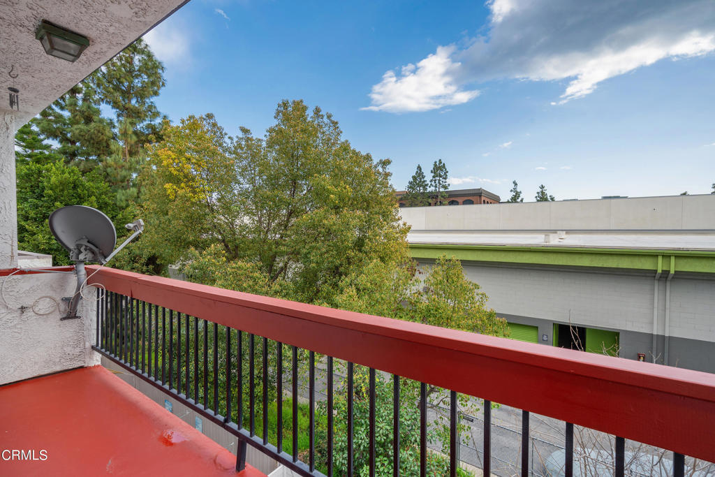15322 Weddington Street #3, Sherman Oaks, California, 91411, United States, 2 Bedrooms Bedrooms, ,2 BathroomsBathrooms,Residential,For Sale,15322 Weddington Street #3,1621498