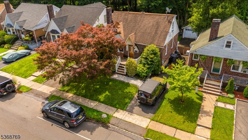 Union, New Jersey, 07083, United States, 3 Bedrooms Bedrooms, ,3 BathroomsBathrooms,Residential,For Sale,1885443