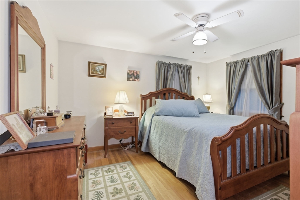 Methuen, Massachusetts, 01844, United States, 3 Bedrooms Bedrooms, ,1 BathroomBathrooms,Residential,For Sale,1987620