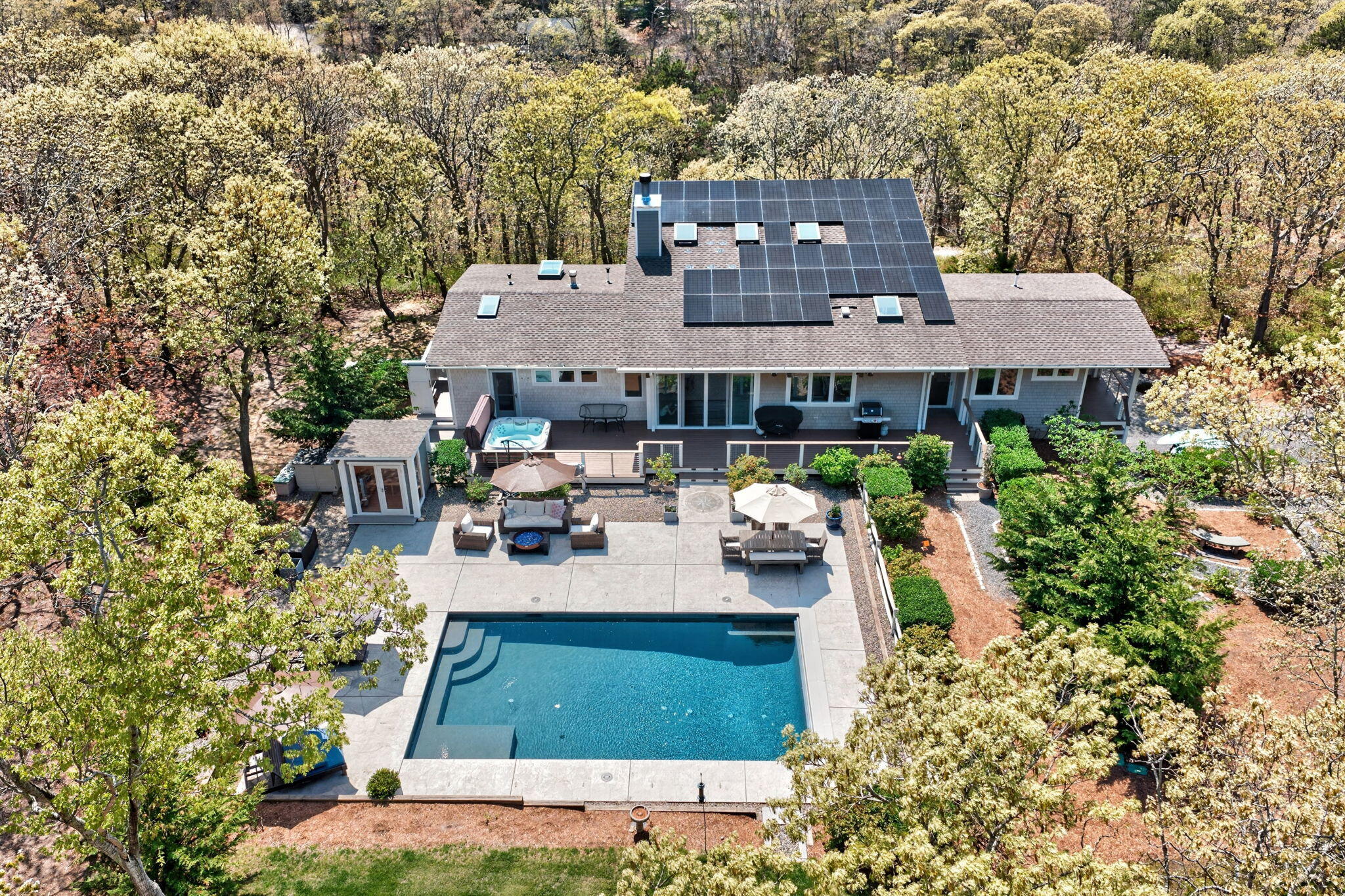  Seashore Serenity on 4.72 Acres with Pool, Guest Cottage & Sunset Views - 物件實景