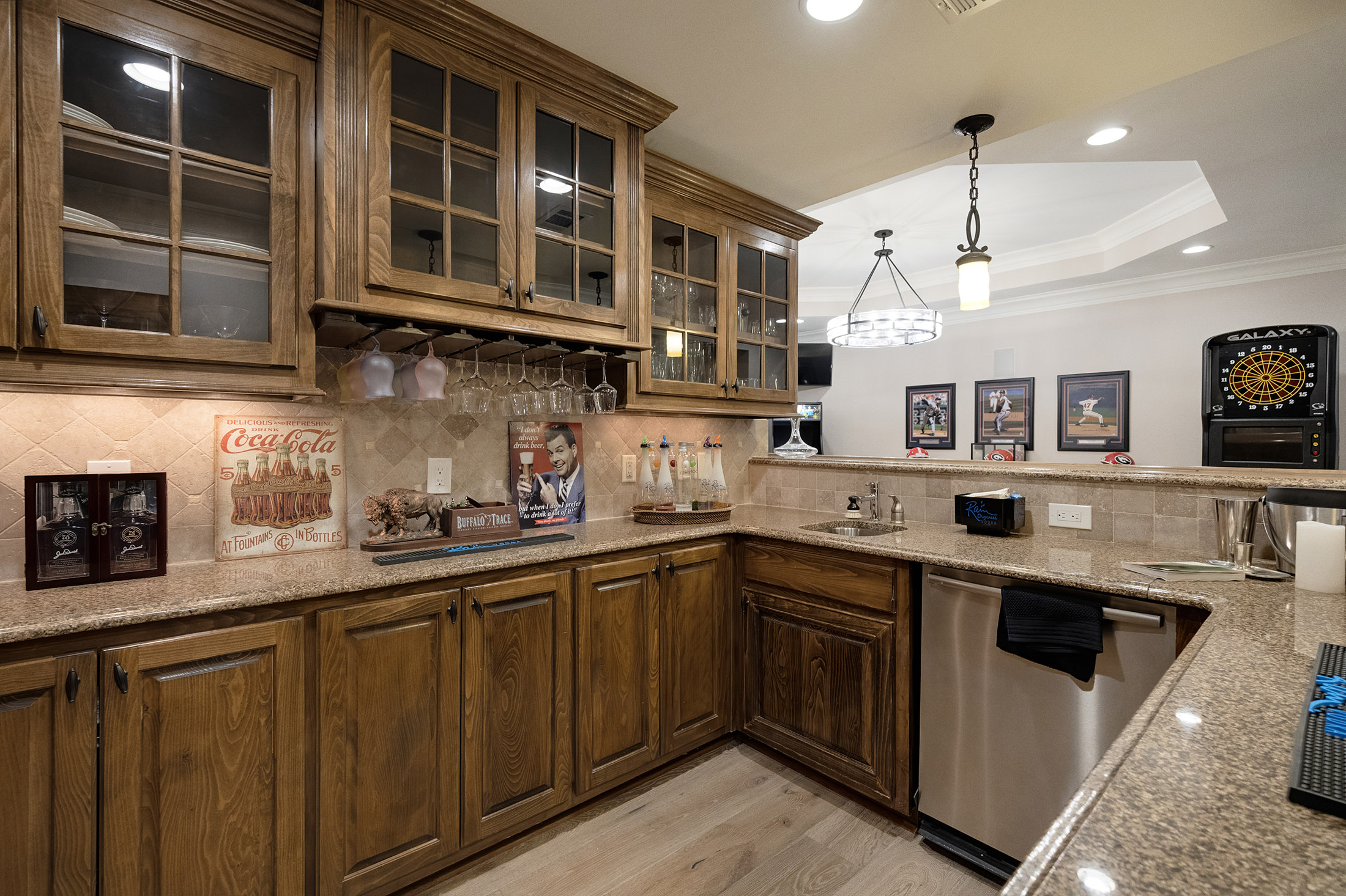 Impressive Brick Estate on a Private Wooded 1+/- Acre Lot in The Manor - 物件實景