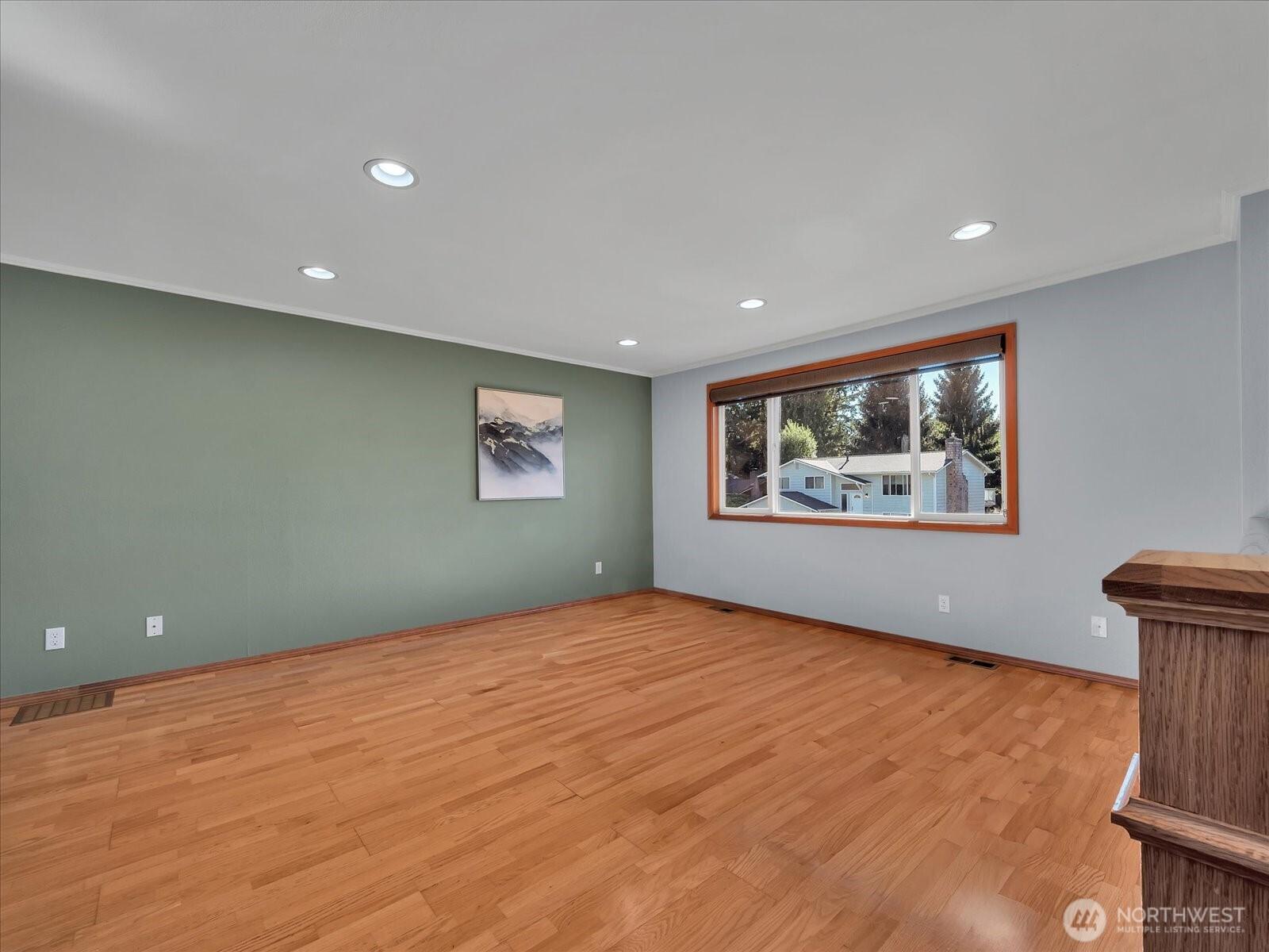 BOTHELL, Washington, 98012, United States, 4 Bedrooms Bedrooms, ,3 BathroomsBathrooms,Residential,For Sale,1916701