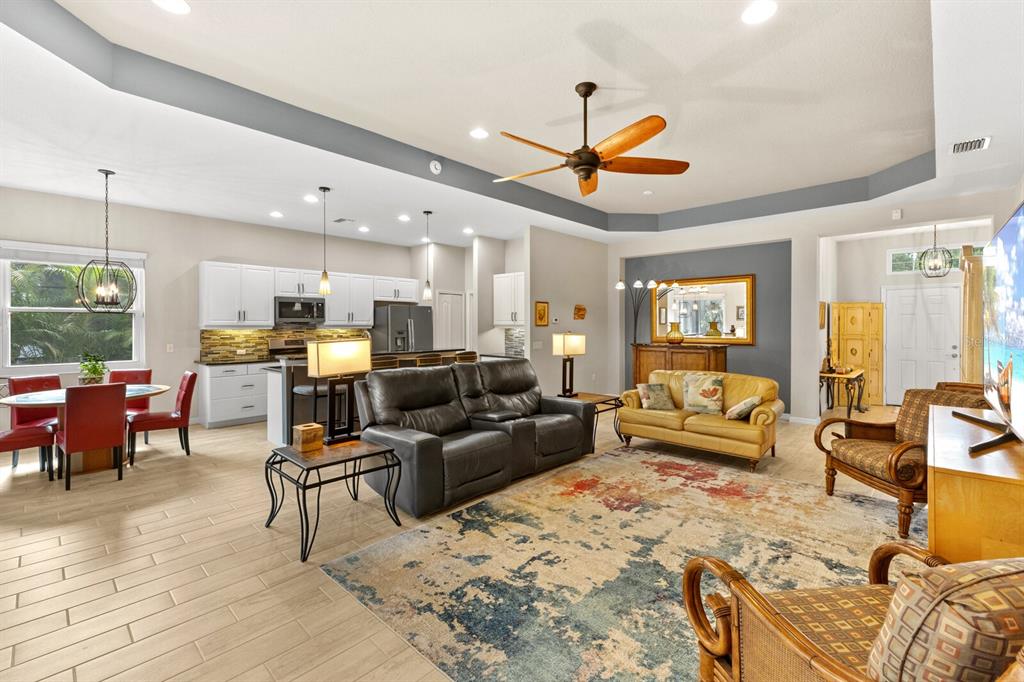 Sarasota, Florida, 34243, United States, 3 Bedrooms Bedrooms, ,2 BathroomsBathrooms,Residential,For Sale,1917004