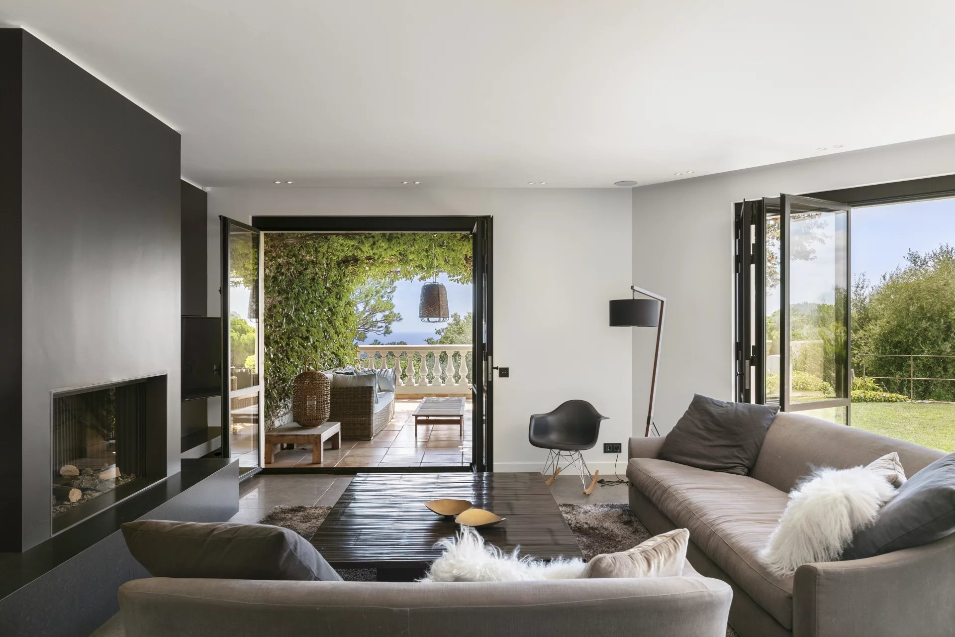 Nice, Provence-Alpes-Côte d’Azur, 06000, FR, 4 Bedrooms Bedrooms, ,6 BathroomsBathrooms,Residential,For Sale,1950974