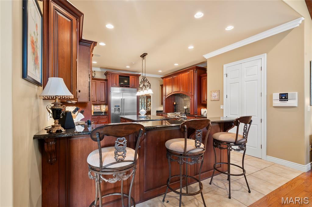 Charleston, Missouri, 63834, United States, 4 Bedrooms Bedrooms, ,6 BathroomsBathrooms,Residential,For Sale,1974839