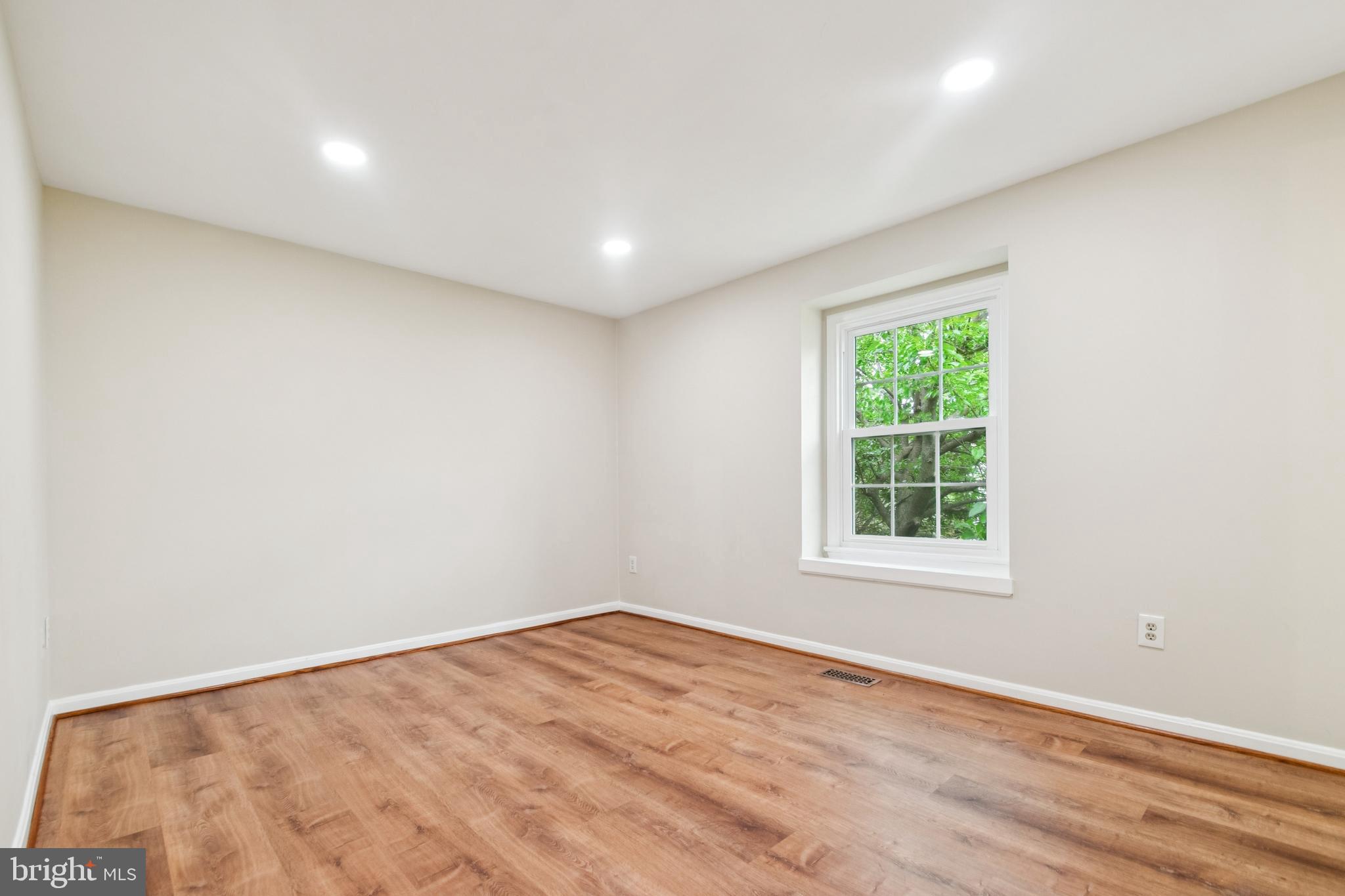 Gaithersburg, Maryland, 20878, United States, 3 Bedrooms Bedrooms, ,3 BathroomsBathrooms,Residential,For Sale,1889859