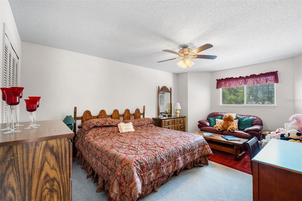 Orlando, Florida, 32817, United States, 4 Bedrooms Bedrooms, ,4 BathroomsBathrooms,Residential,For Sale,1821453