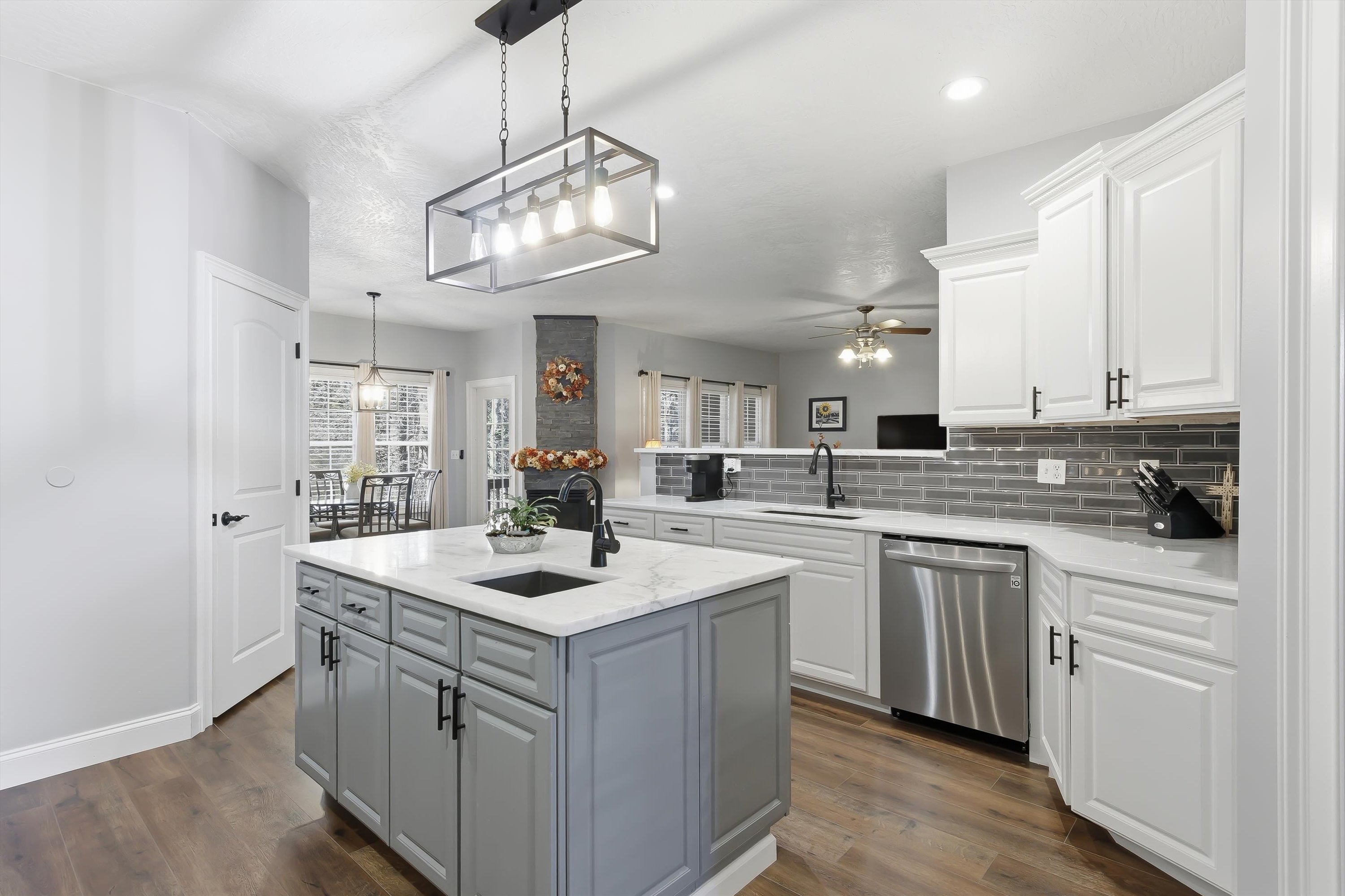 Sevierville, Tennessee, 37876, United States, 2 Bedrooms Bedrooms, ,2 BathroomsBathrooms,Residential,For Sale,1992764