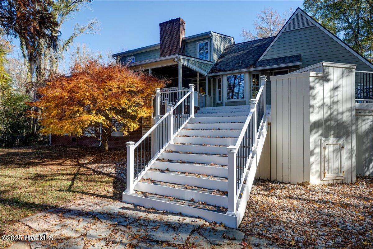 Trent Woods, North Carolina, 28562, United States, 4 Bedrooms Bedrooms, ,3 BathroomsBathrooms,Residential,For Sale,1997785