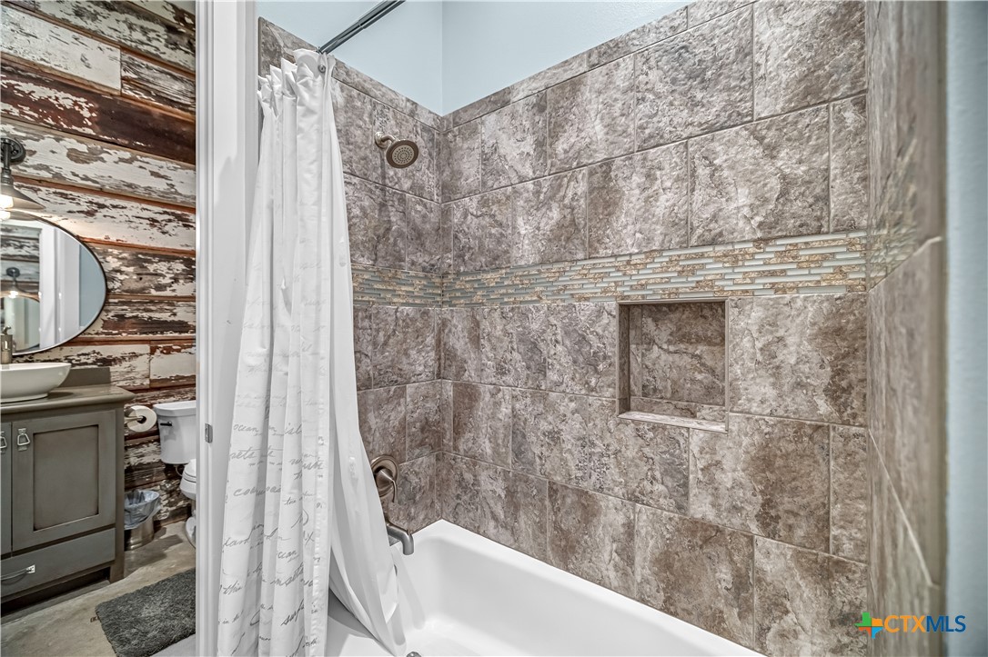 Port O'Connor, Texas, 77979, United States, 5 Bedrooms Bedrooms, ,3 BathroomsBathrooms,Residential,For Sale,1925568