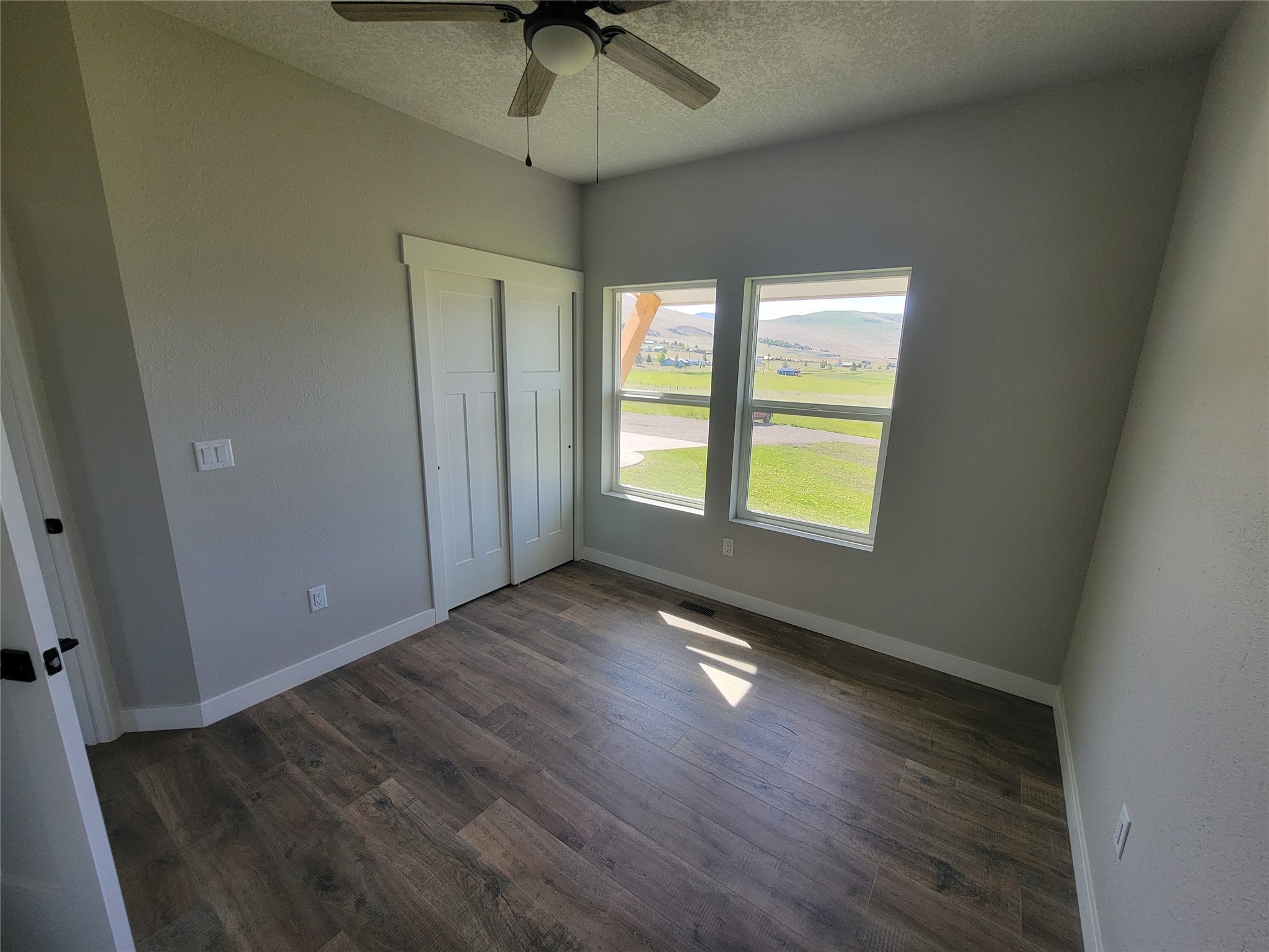 Plains, Montana, 59859, United States, 6 Bedrooms Bedrooms, ,3 BathroomsBathrooms,Residential,For Sale,1866900