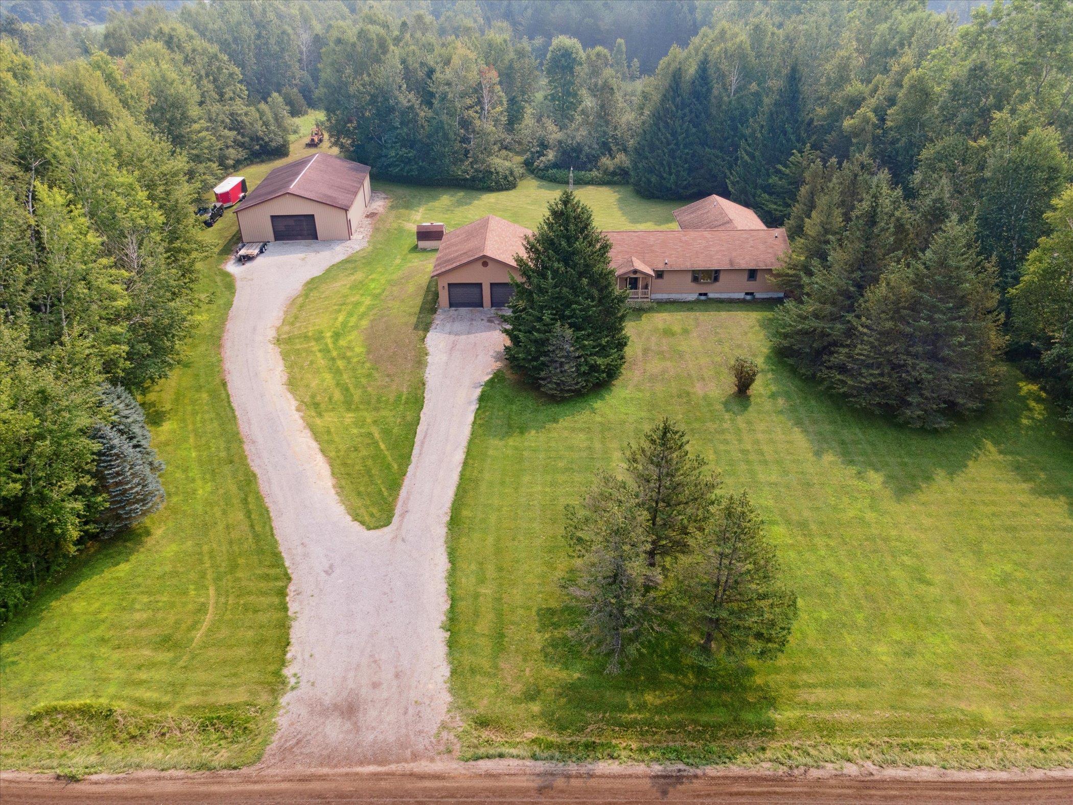 Midland, Michigan, 48640, United States, 3 Bedrooms Bedrooms, ,3 BathroomsBathrooms,Residential,For Sale,1975279