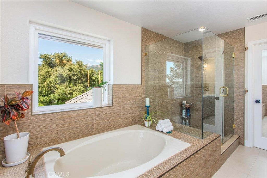 Yucaipa, California, 92399, United States, 3 Bedrooms Bedrooms, ,3 BathroomsBathrooms,Residential,For Sale,1792415