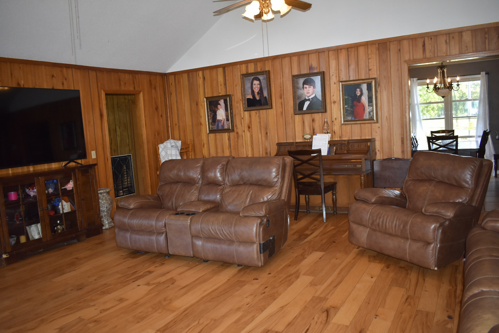 Troy, Tennessee, 38260, United States, 3 Bedrooms Bedrooms, ,2 BathroomsBathrooms,Residential,For Sale,1981685