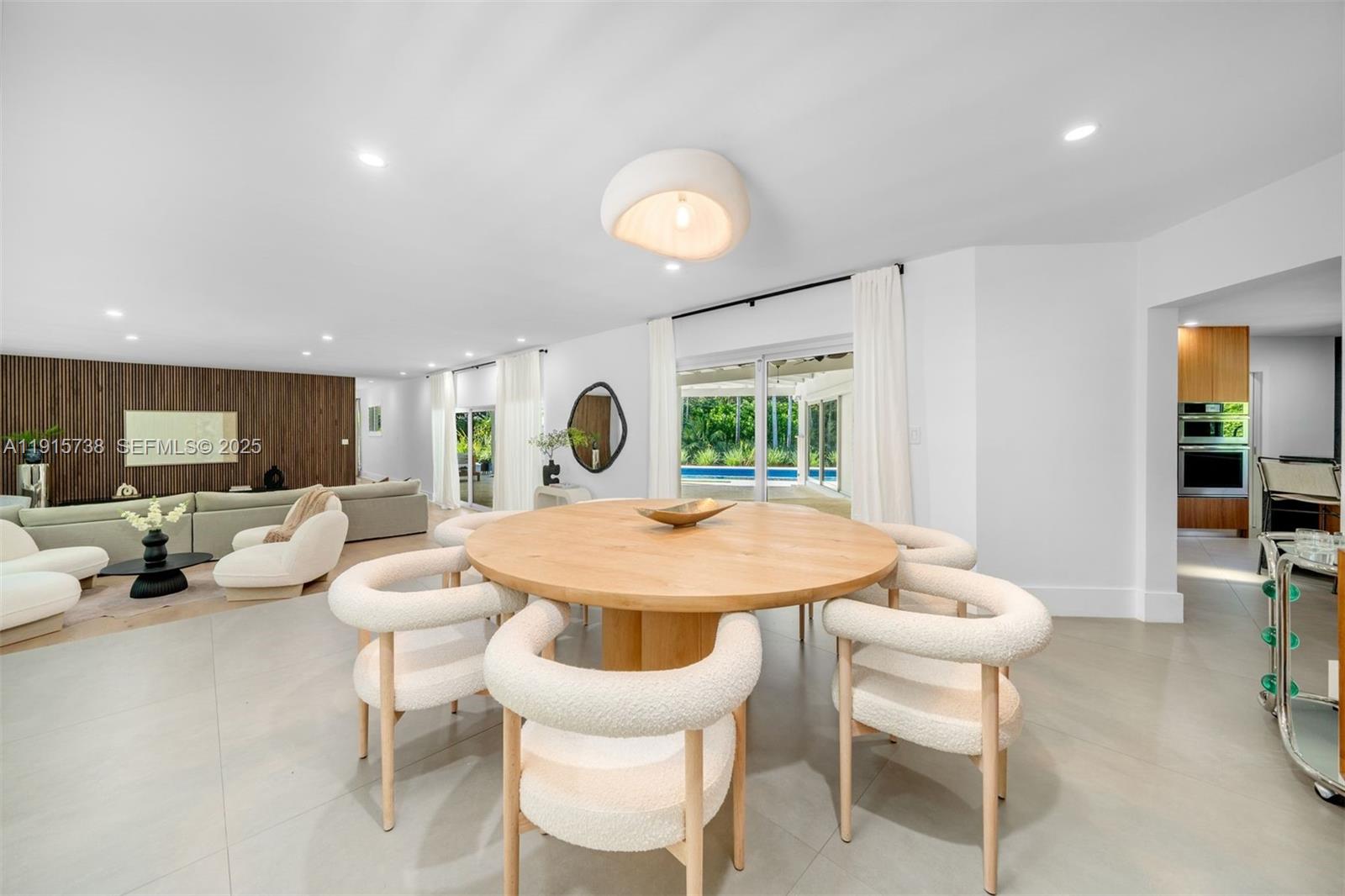 Pinecrest, Florida, 33156, United States, 4 Bedrooms Bedrooms, ,4 BathroomsBathrooms,Residential,For Sale,1997092