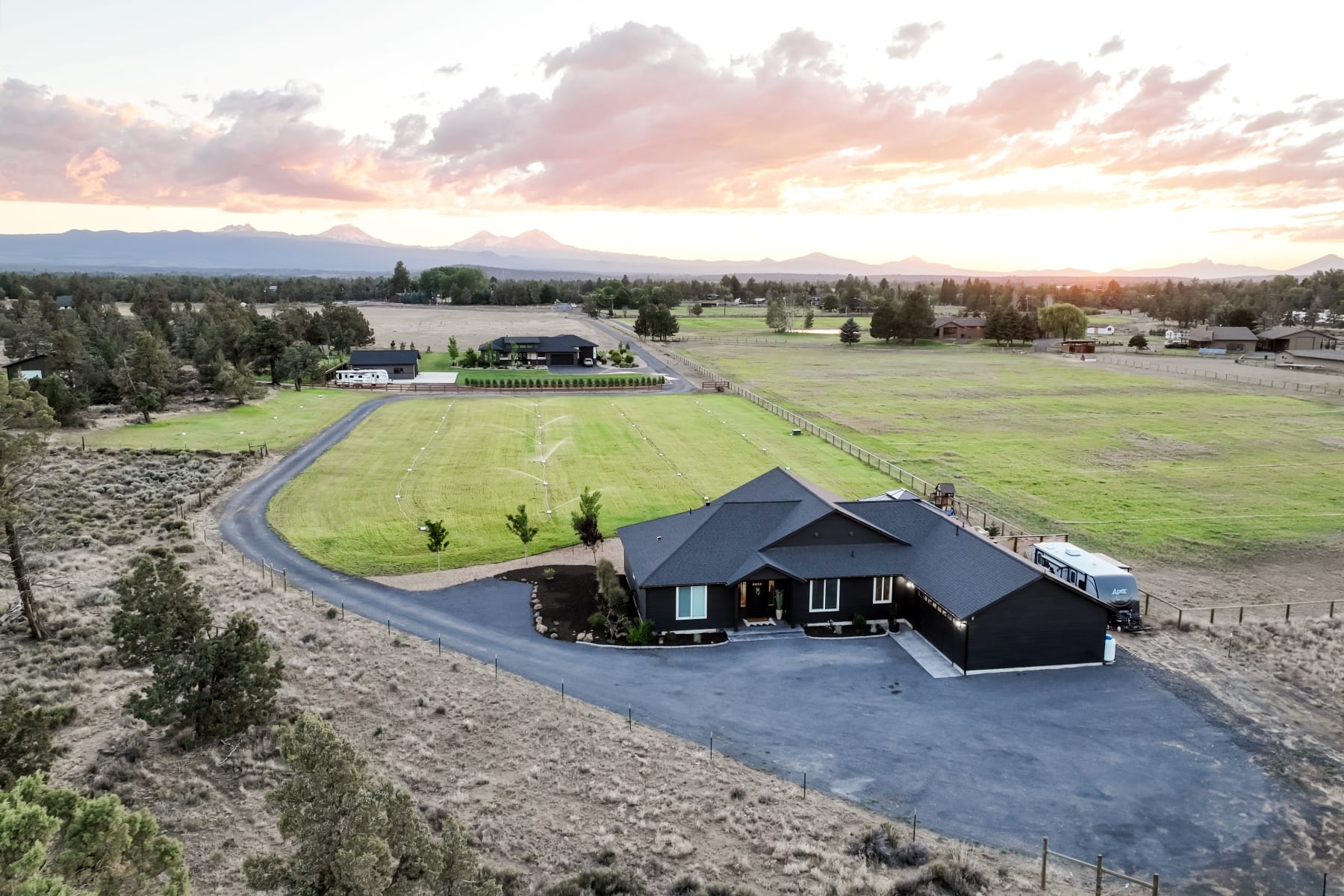  64794 Hunnell Road Bend, OR 97703 - 物件實景
