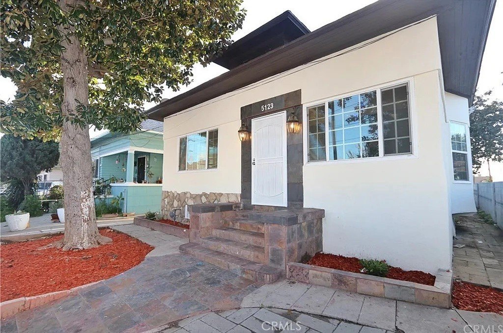 Los Angeles, California, 90011, United States, 7 Bedrooms Bedrooms, ,2 BathroomsBathrooms,Residential,For Sale,1942527