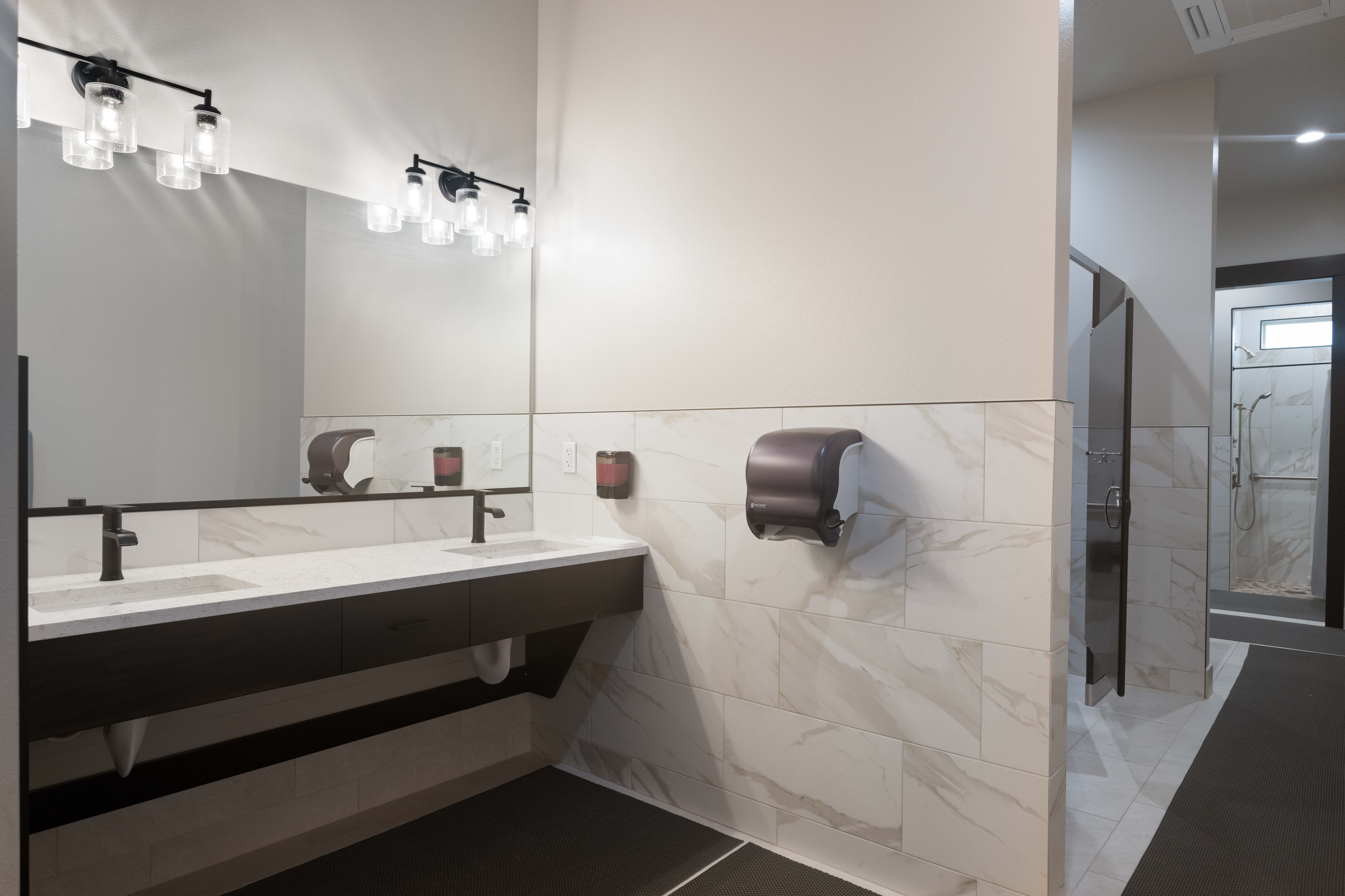  55+ Low Maintenance Living - 物件實景