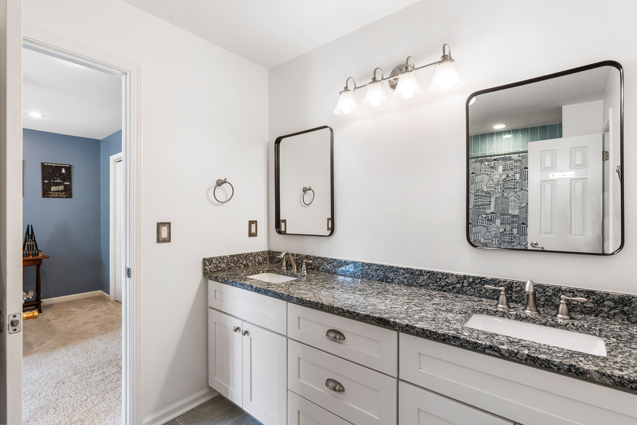  Completely Renovated Home in Desirable Location - 物件實景