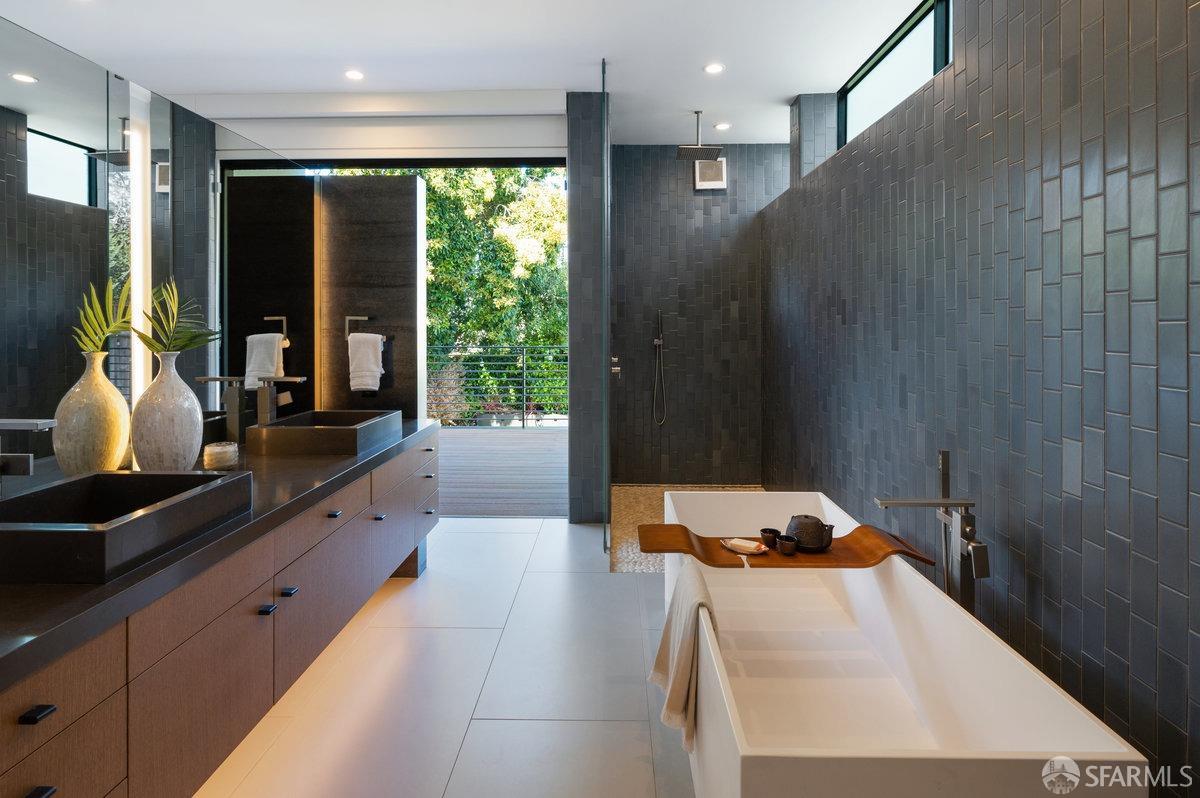 San Francisco, California, 94131, United States, 5 Bedrooms Bedrooms, ,5 BathroomsBathrooms,Residential,For Sale,1897761