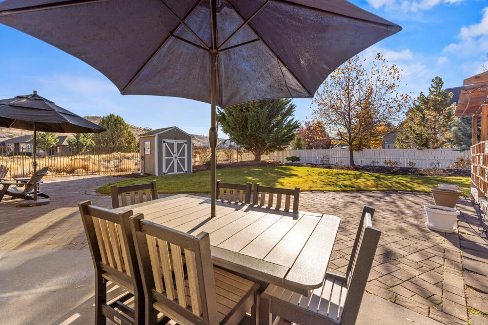 Klamath Falls, Oregon, 97601, United States, 3 Bedrooms Bedrooms, ,3 BathroomsBathrooms,Residential,For Sale,1848515