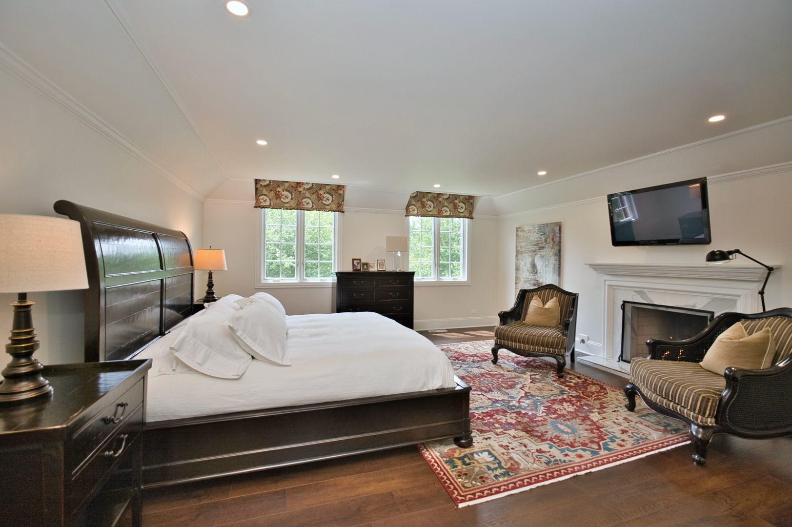 Lake Forest, Illinois, 60045, United States, 4 Bedrooms Bedrooms, ,5 BathroomsBathrooms,Residential,For Sale,1976497