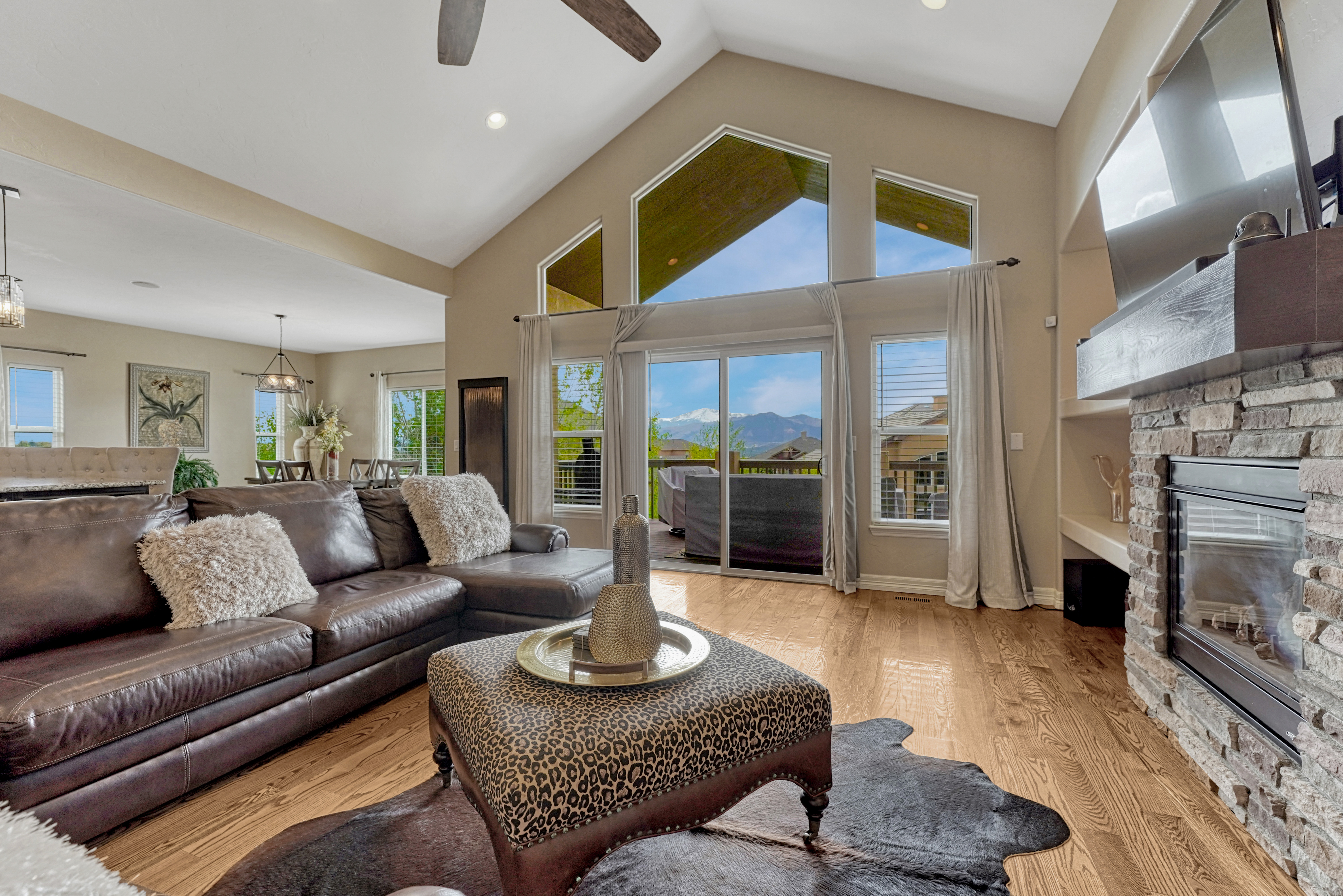  Elevated Living with Unmatched Pikes Peak Views in Flying Horse - 物件實景