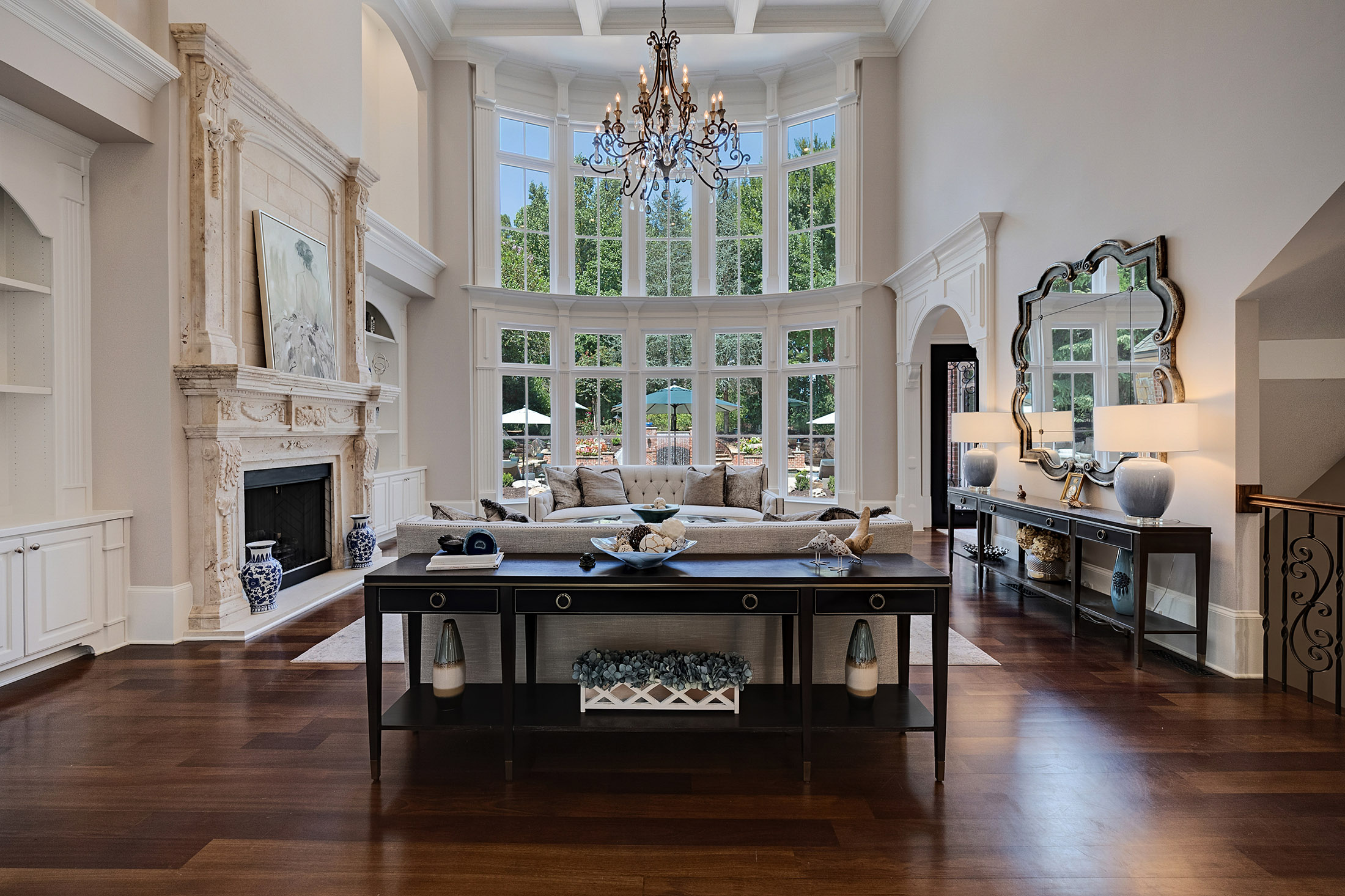  Impressive Brick Estate on a Private Wooded 1+/- Acre Lot in The Manor - 物件實景