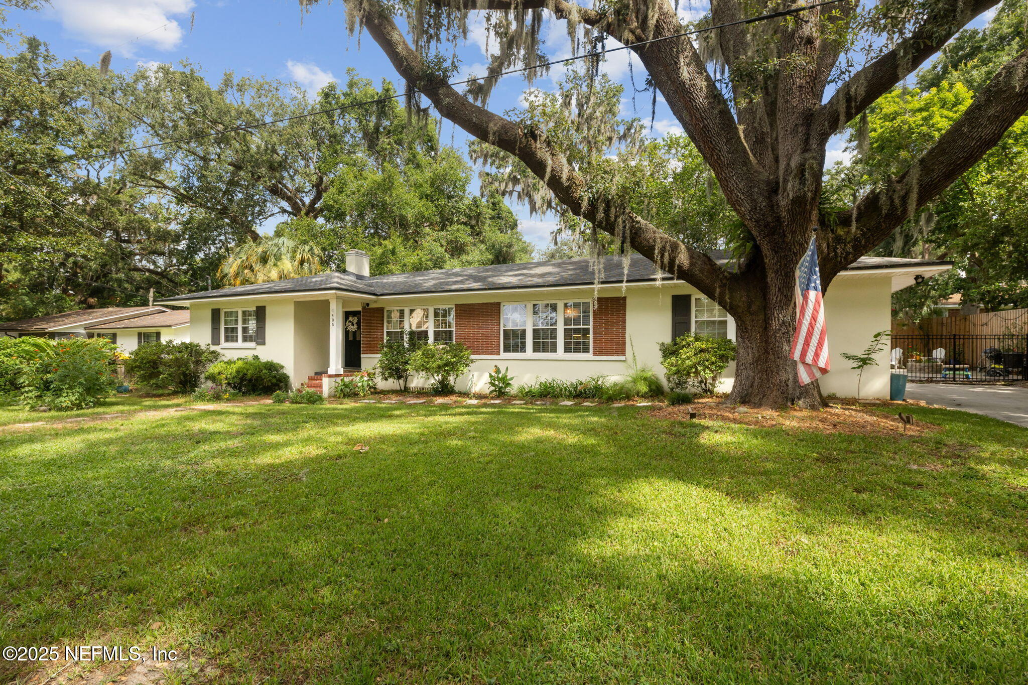 Redbud Ln, Jacksonville, FL 32207