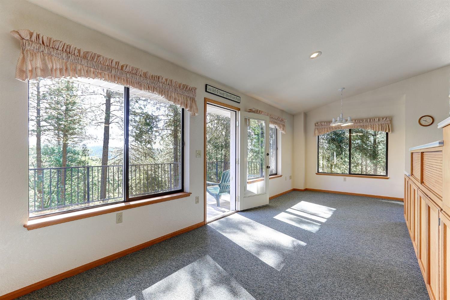 Grass Valley, California, 95949, United States, 3 Bedrooms Bedrooms, ,3 BathroomsBathrooms,Residential,For Sale,1842602