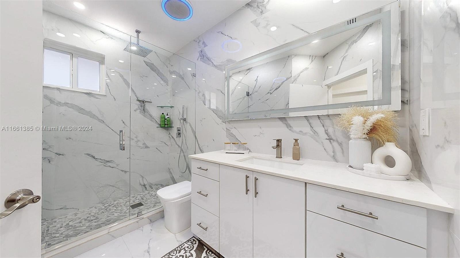 Miami, Florida, 33175, United States, 5 Bedrooms Bedrooms, ,4 BathroomsBathrooms,Residential,For Sale,1978992