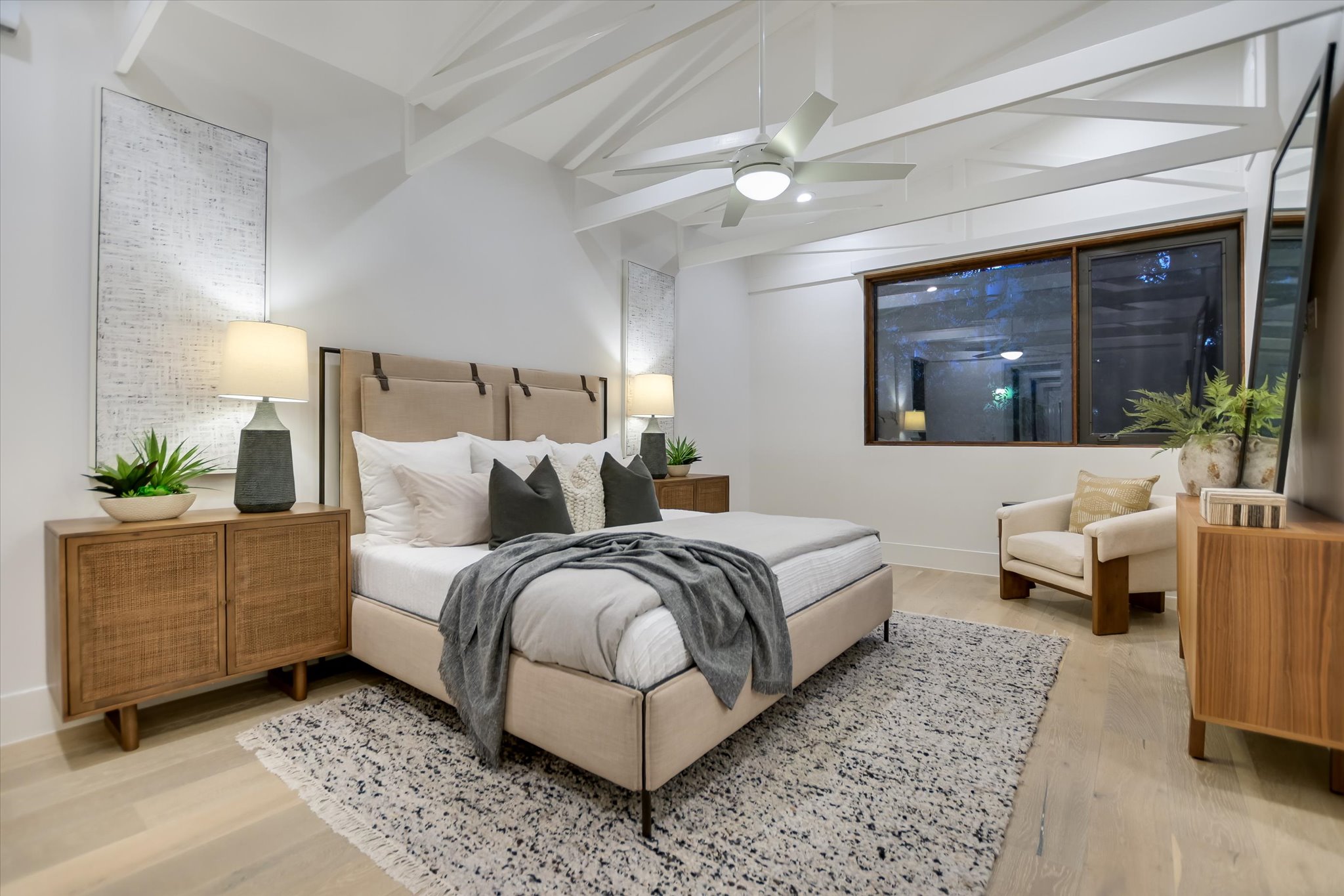  where  modern design meets everyday ease in galindo - 物件實景