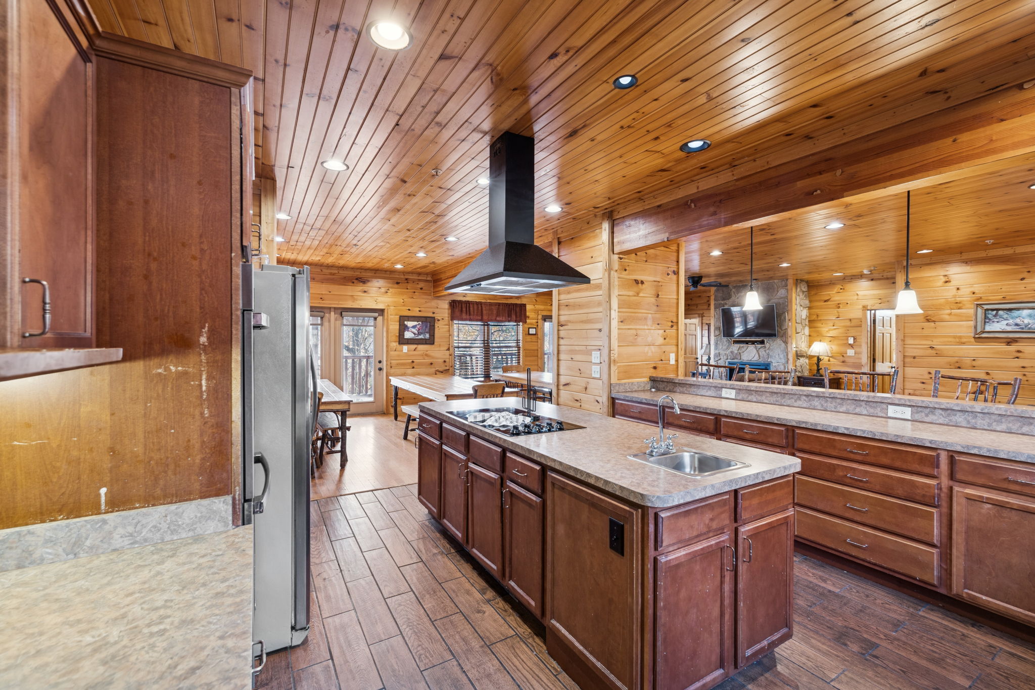 Gatlinburg, Tennessee, 37738, United States, 9 Bedrooms Bedrooms, ,9 BathroomsBathrooms,Residential,For Sale,1996380