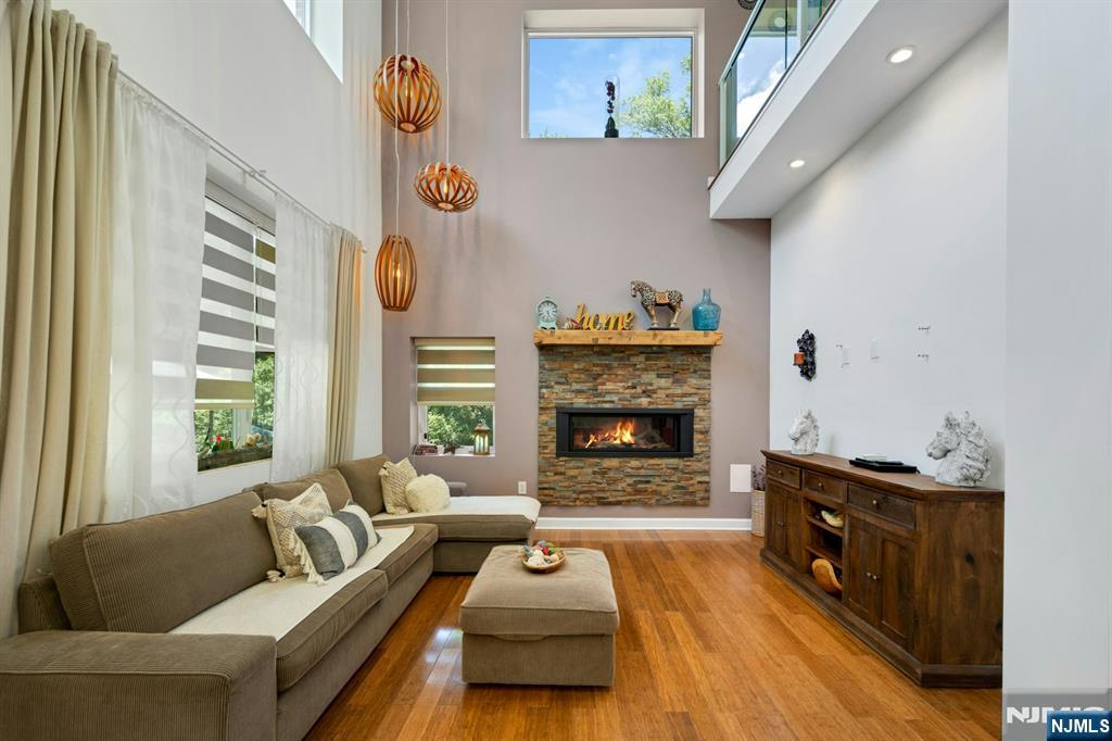 West Orange, New Jersey, 07052, United States, 6 Bedrooms Bedrooms, ,4 BathroomsBathrooms,Residential,For Sale,1826620