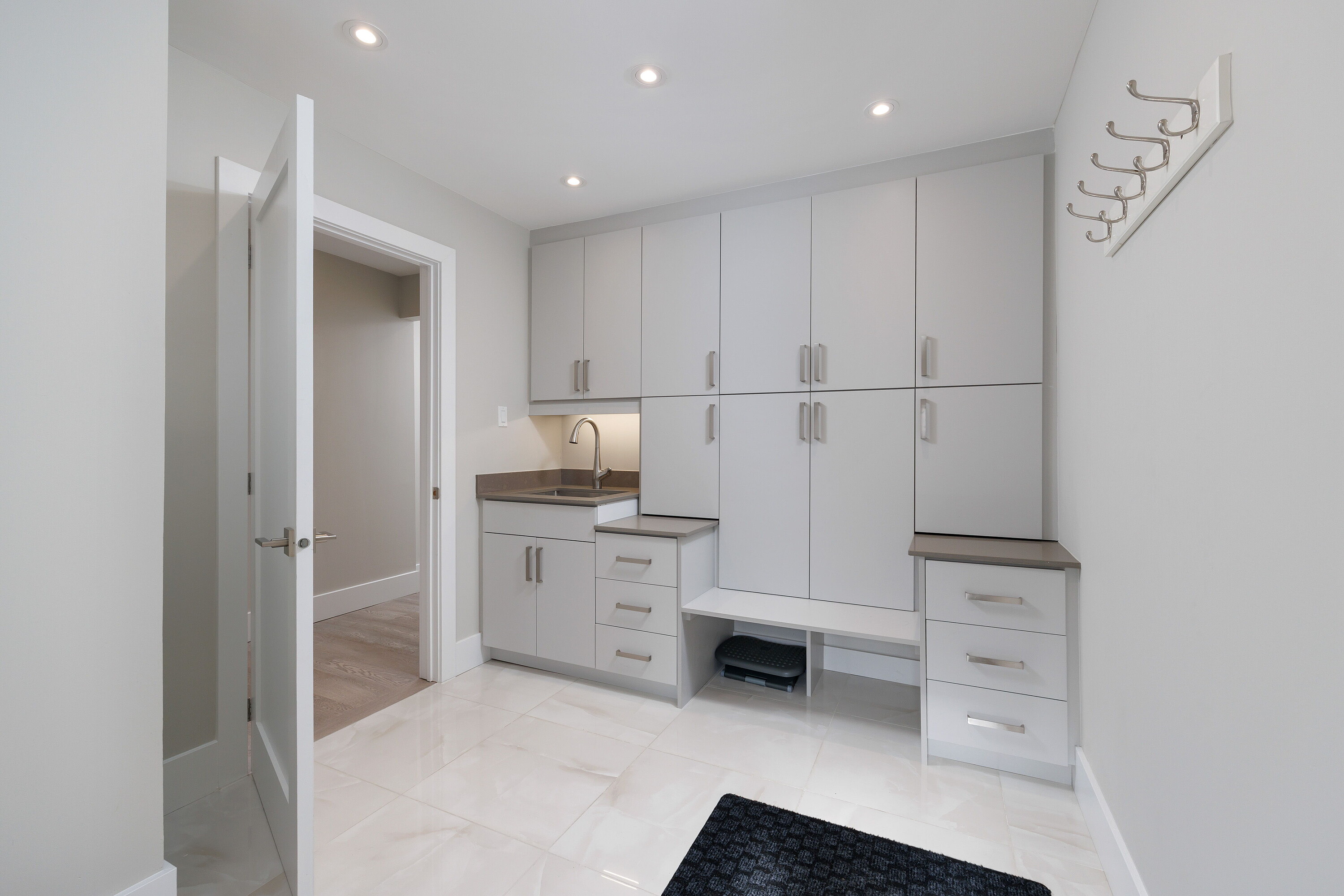  Beautifully Renovated Home - 物件實景