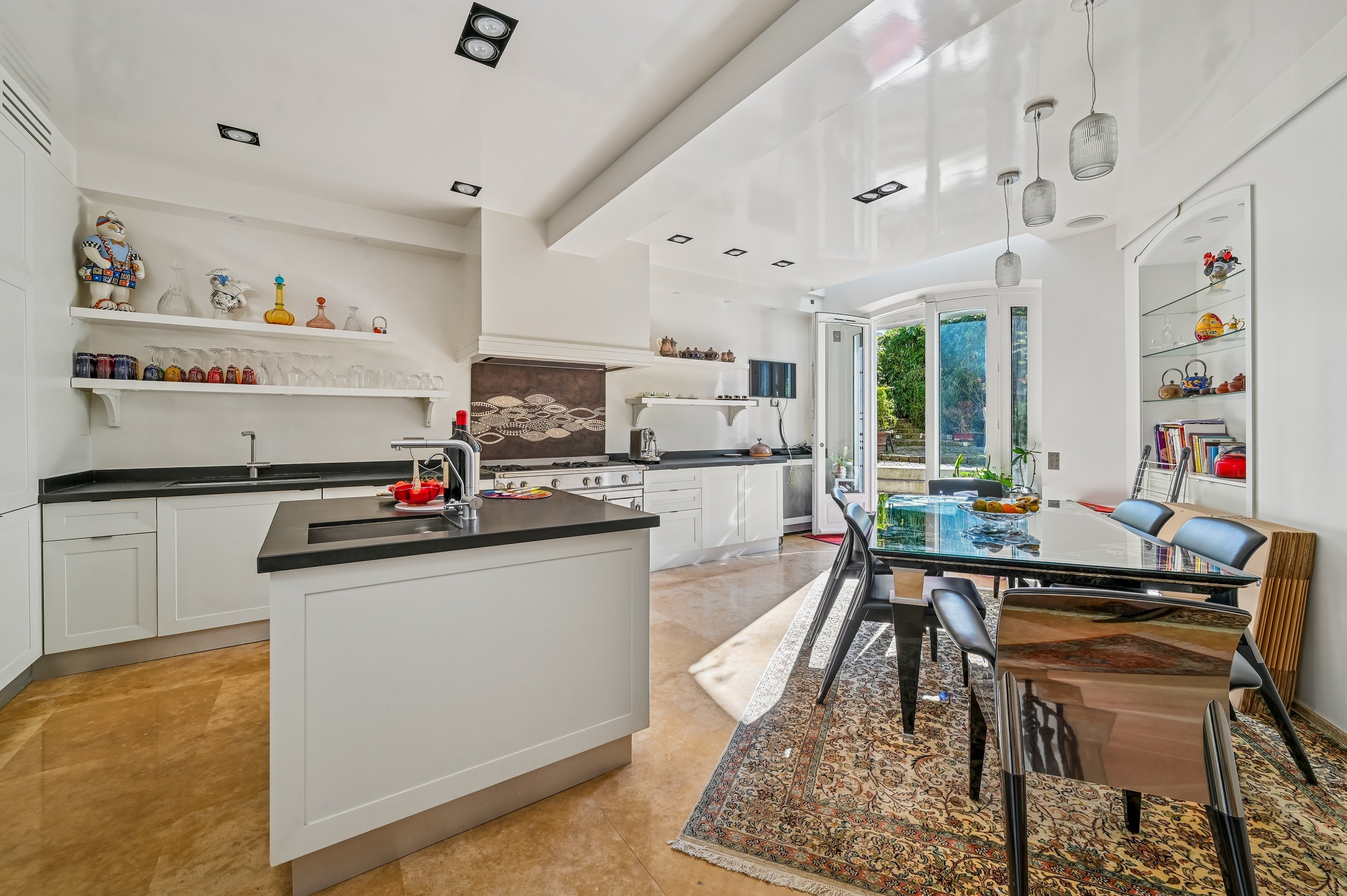  Avenue Foch — Exceptional Duplex Designed by Pierre Yovanovitch with Landscaped… - 物件實景