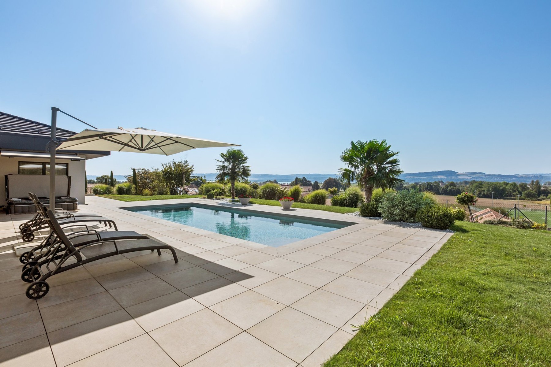  Exclusive: Contemporary home with panoramic views of the Alps and the lake - 物件實景