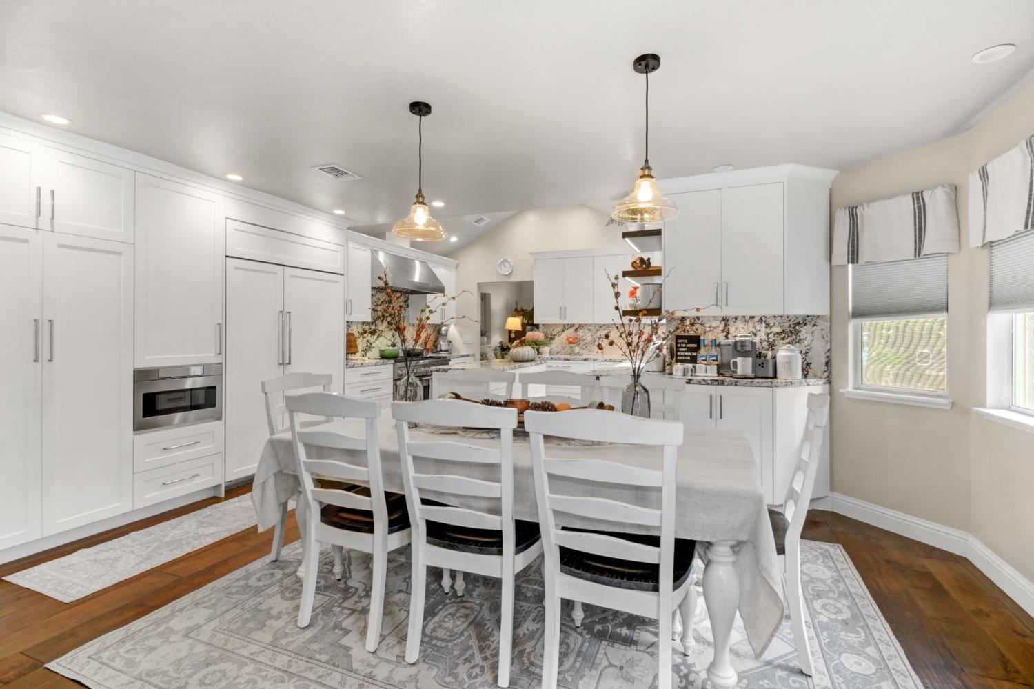 Elk Grove, California, 95624, United States, 4 Bedrooms Bedrooms, ,4 BathroomsBathrooms,Residential,For Sale,1987629