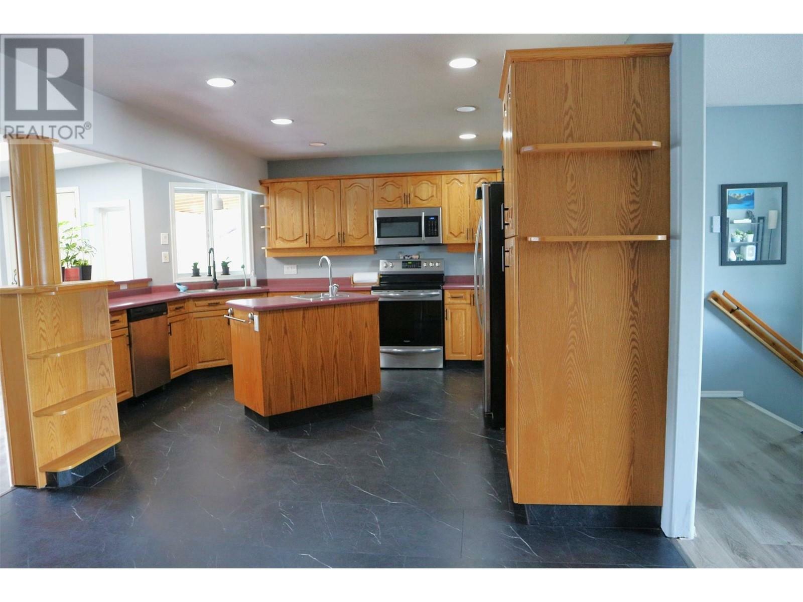SICAMOUS, British Columbia, V0E 2V1, CA, 5 Bedrooms Bedrooms, ,2 BathroomsBathrooms,Residential,For Sale,1838674