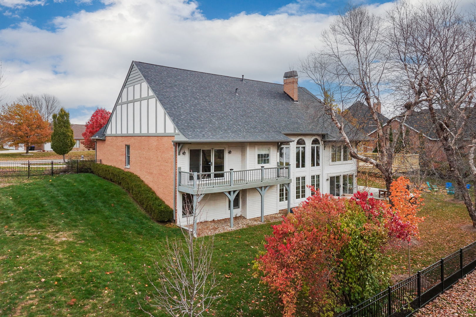 Bloomington, Illinois, 61704, United States, 5 Bedrooms Bedrooms, ,4 BathroomsBathrooms,Residential,For Sale,1991973