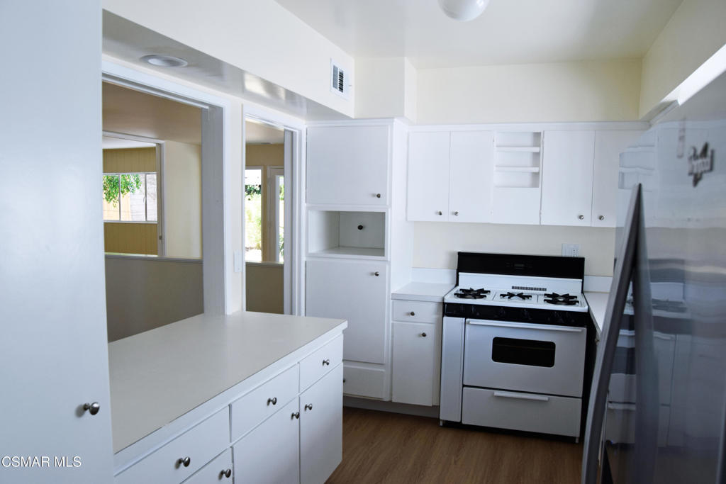 Los Angeles, California, 90034, United States, 5 Bedrooms Bedrooms, ,3 BathroomsBathrooms,Residential,For Sale,1905897
