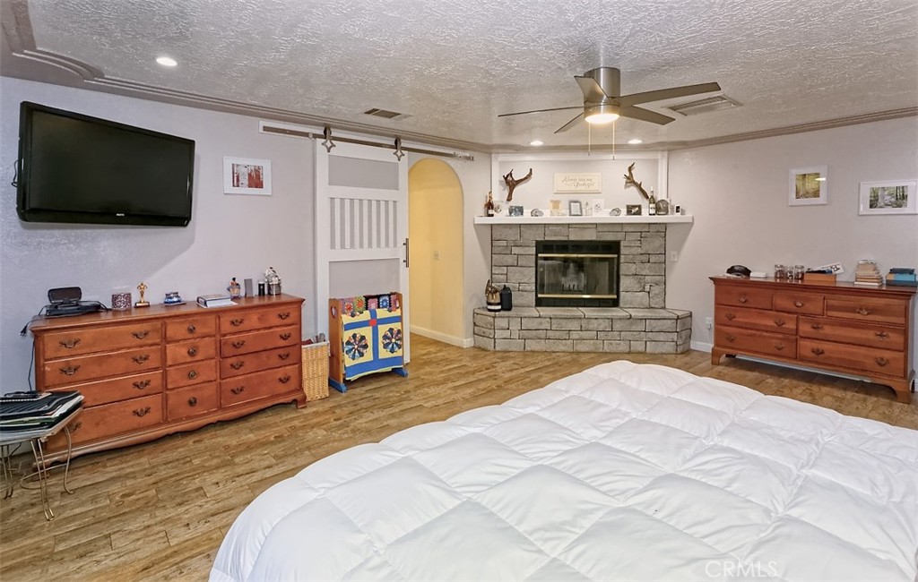 Oak Hills, California, 92344, United States, 4 Bedrooms Bedrooms, ,3 BathroomsBathrooms,Residential,For Sale,1942623