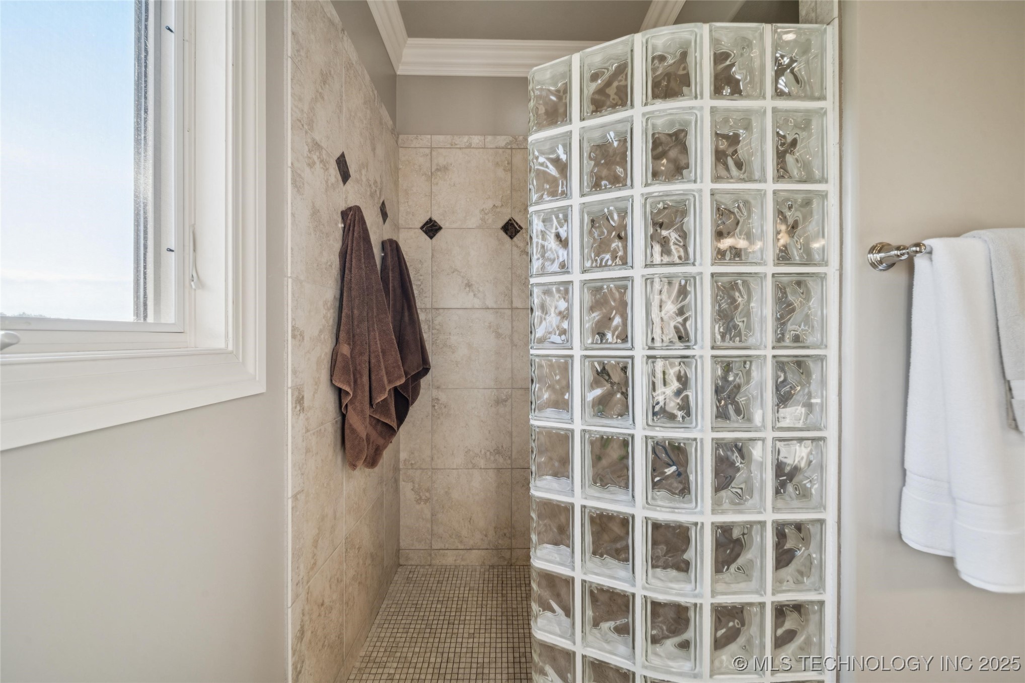 Mounds, Oklahoma, 74047, United States, 4 Bedrooms Bedrooms, ,6 BathroomsBathrooms,Residential,For Sale,1960960