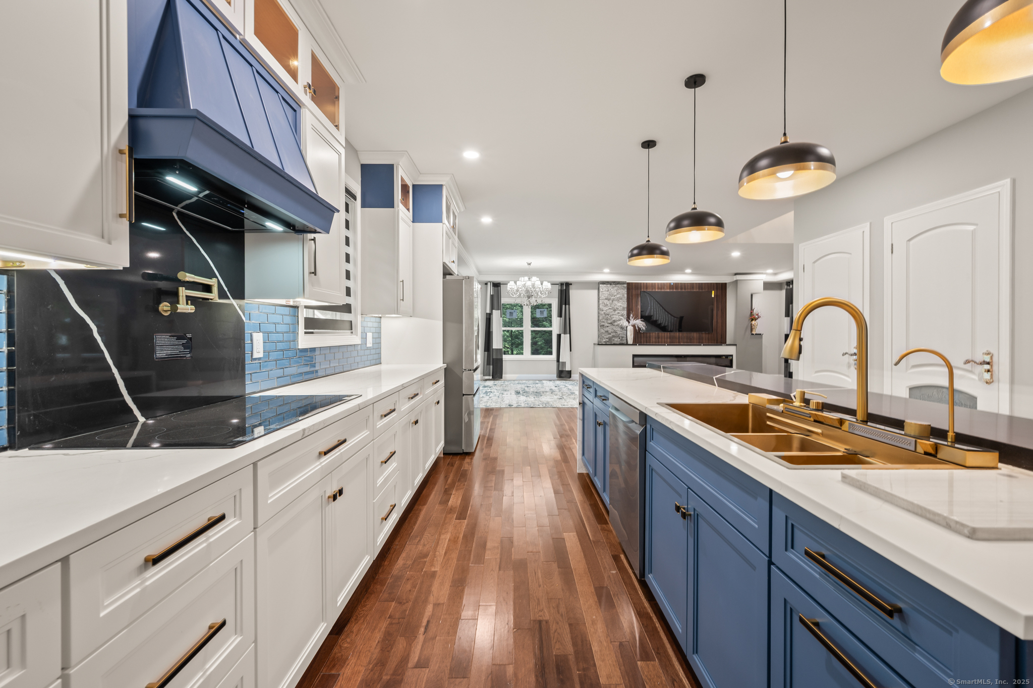 Simsbury, Connecticut, 06092, United States, 4 Bedrooms Bedrooms, ,3 BathroomsBathrooms,Residential,For Sale,1980448