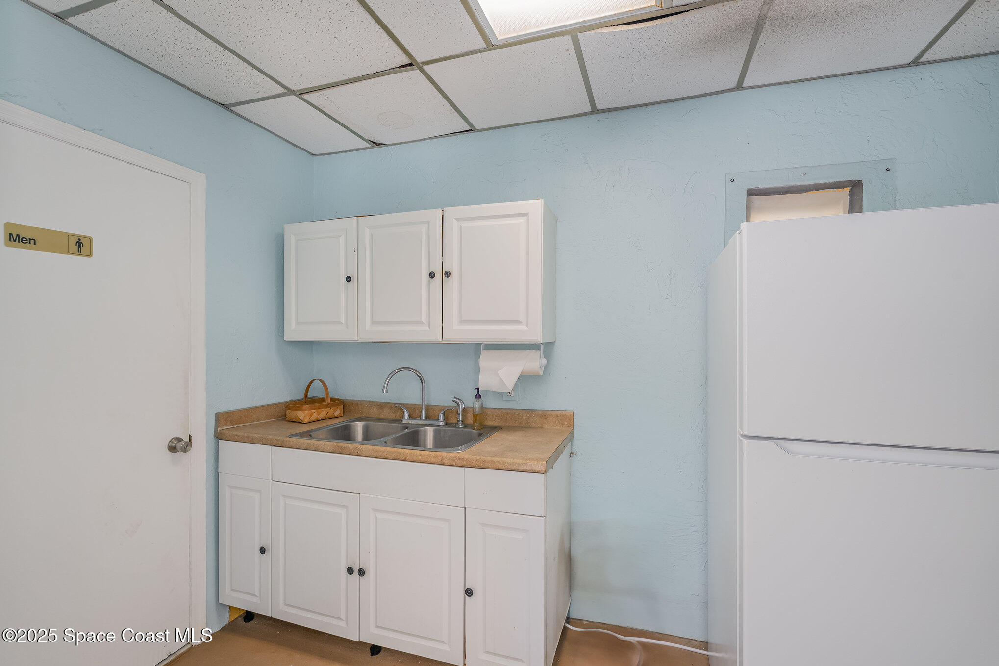 Cocoa Beach, Florida, 32931, United States, 3 Bedrooms Bedrooms, ,2 BathroomsBathrooms,Residential,For Sale,1974236