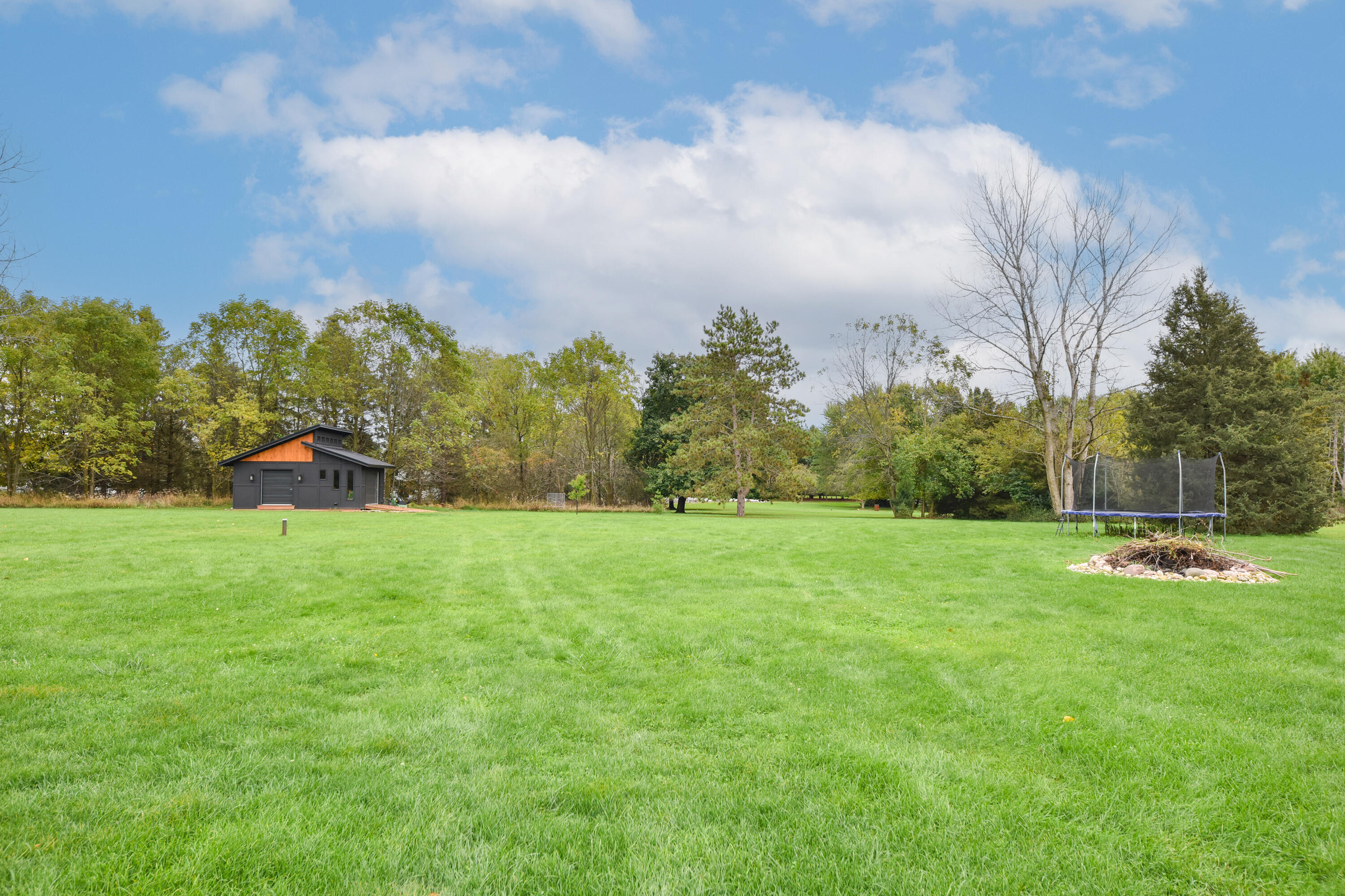 Merton, Wisconsin, 53066, United States, 4 Bedrooms Bedrooms, ,3 BathroomsBathrooms,Residential,For Sale,1987877